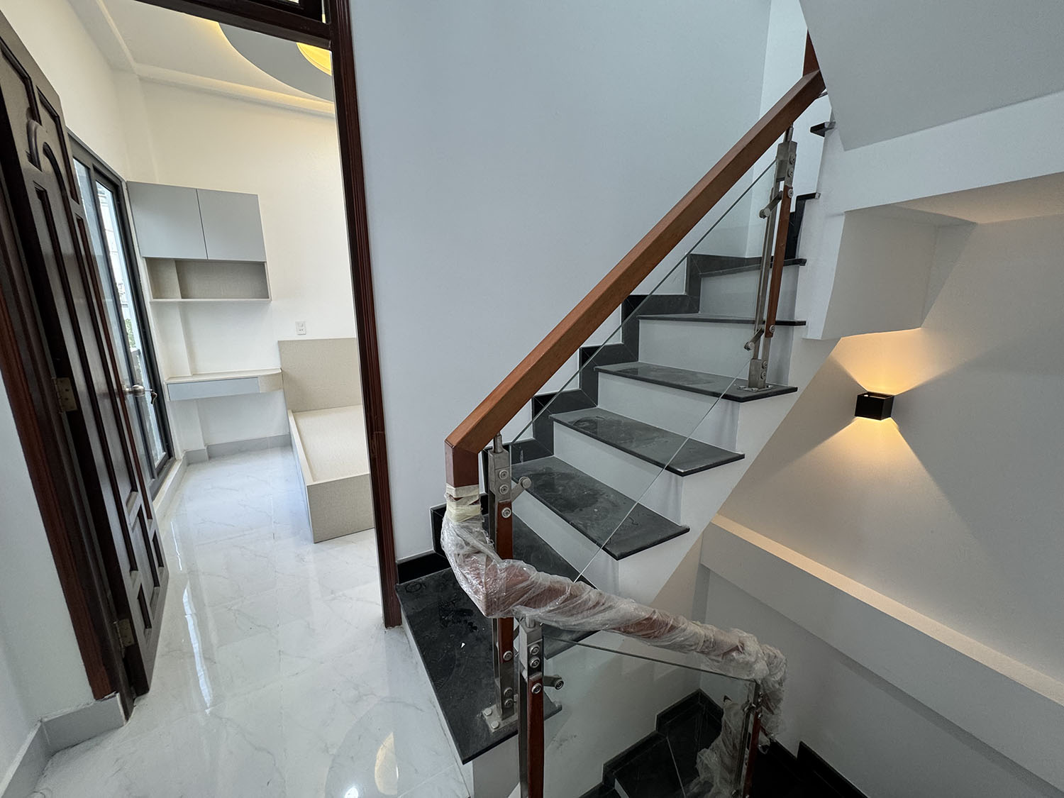 Biệt thự mini t.kế Tân Cổ Điển đẹp lung linh mặt tiền thụt (sát và liền kế mặt tiền ) Đoàn Thị Điểm